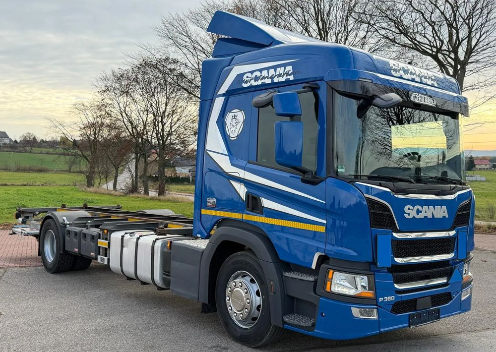 Scania P360 / P410 / BDF / RAMA / FIRANKA / PEŁNA SYPIALKA / WINDA / E6 / CAŁA NA PODUSZKACH / ROZSTAW OSI 5.5M / LAWETA / DO ŻYWCA / DO BYDŁA / DO ZABUDOWY / SPROWADZONA - Грузовик-шасси: фото 2 Scania P360 / P410 / BDF / RAMA / FIRANKA / PEŁNA SYPIALKA / WINDA / E6 / CAŁA NA PODUSZKACH / ROZSTAW OSI 5.5M / LAWETA / DO ŻYWCA / DO BYDŁA / DO ZABUDOWY / SPROWADZONA - Грузовик-шасси: фото 2