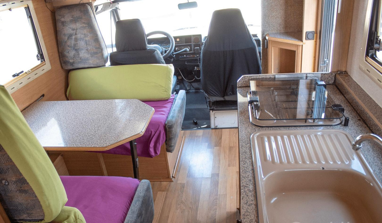 Adria 610 - Альковный автодом: фото 4 Adria 610 - Альковный автодом: фото 4