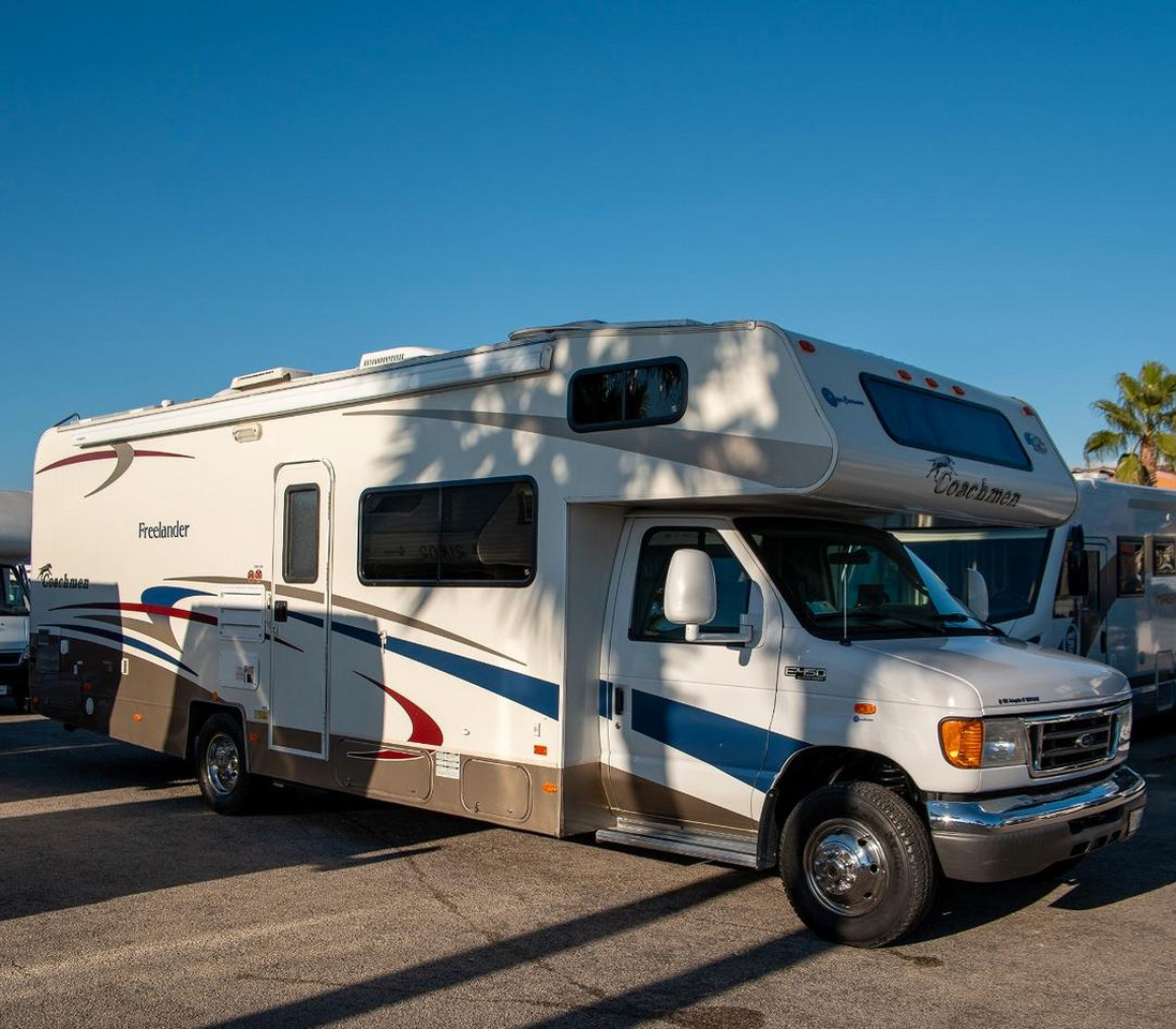 Coachmen freelander mm2920ds - Альковный автодом: фото 3 Coachmen freelander mm2920ds - Альковный автодом: фото 3