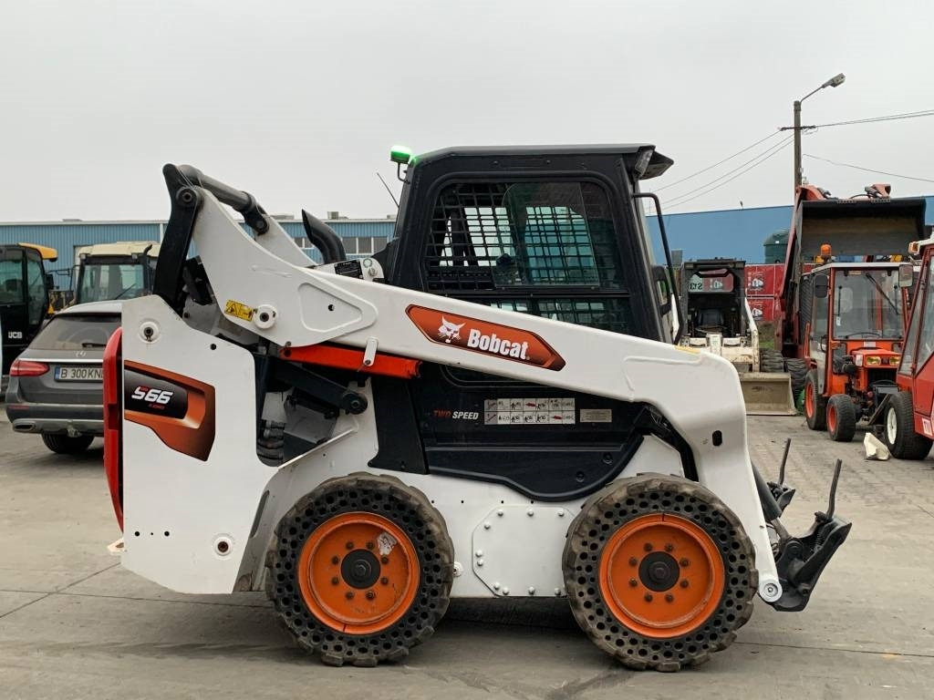 Bobcat S 66 - Мини-погрузчик с бортовым поворотом: фото 2 Bobcat S 66 - Мини-погрузчик с бортовым поворотом: фото 2