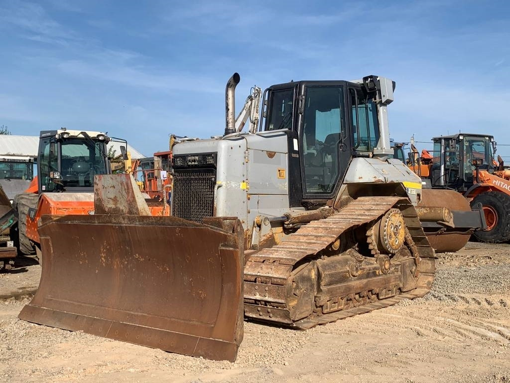 CAT D 6 N - Бульдозер: фото 1 CAT D 6 N - Бульдозер: фото 1