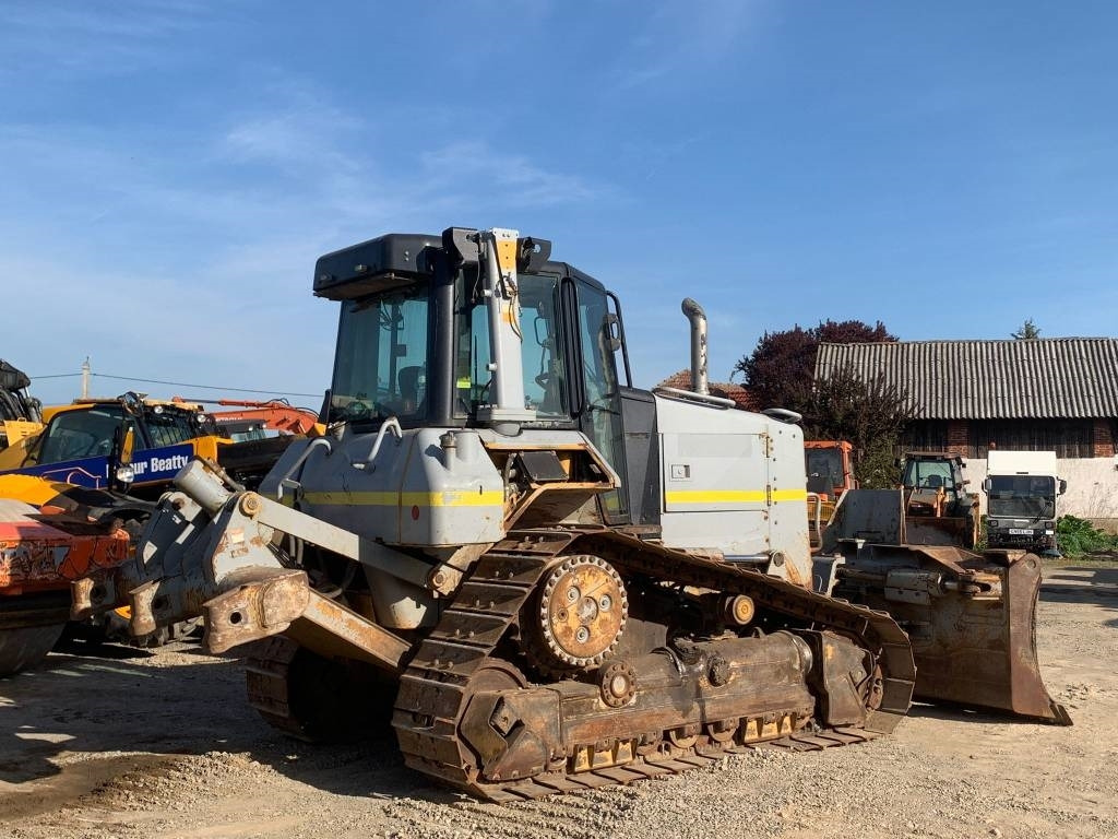 CAT D 6 N - Бульдозер: фото 4 CAT D 6 N - Бульдозер: фото 4