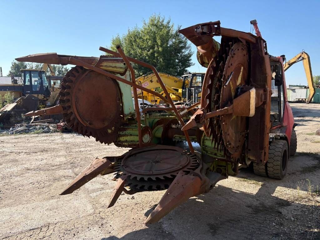 Claas RU 450 Claas RU 450 - Кормоуборочный комбайн: фото 2 Claas RU 450 Claas RU 450 - Кормоуборочный комбайн: фото 2