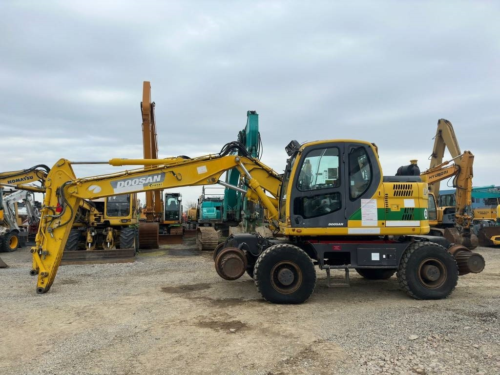 Doosan DX 160 WR  - Колёсный экскаватор: фото 3 Doosan DX 160 WR  - Колёсный экскаватор: фото 3