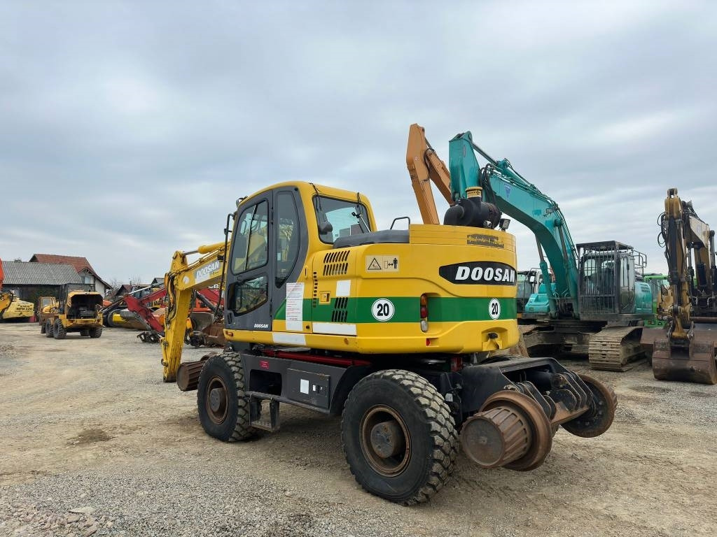 Doosan DX 160 WR  - Колёсный экскаватор: фото 2 Doosan DX 160 WR  - Колёсный экскаватор: фото 2