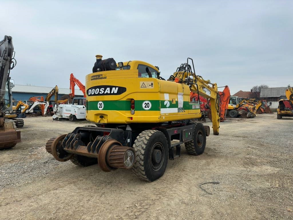 Doosan DX 160 WR  - Колёсный экскаватор: фото 5 Doosan DX 160 WR  - Колёсный экскаватор: фото 5