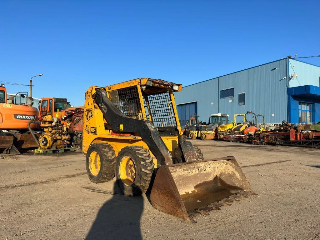 JCB 165 - Мини-погрузчик с бортовым поворотом: фото 1 JCB 165 - Мини-погрузчик с бортовым поворотом: фото 1