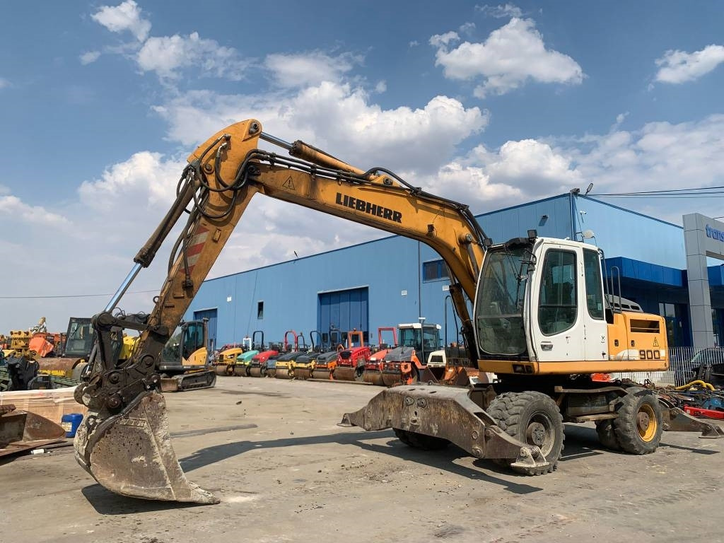 Liebherr A 900 C - Колёсный экскаватор: фото 1 Liebherr A 900 C - Колёсный экскаватор: фото 1