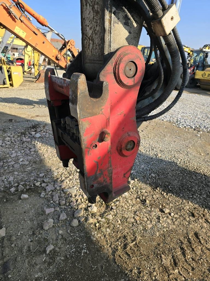 OilQuick OQ70-55 Quick Coupler - Сцепное устройство: фото 4 OilQuick OQ70-55 Quick Coupler - Сцепное устройство: фото 4