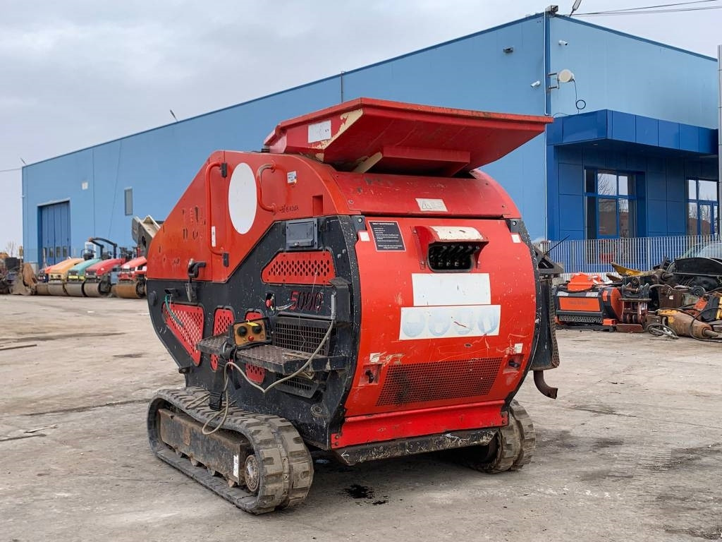 Red Rhino 5000 - Мобильная дробилка: фото 3 Red Rhino 5000 - Мобильная дробилка: фото 3