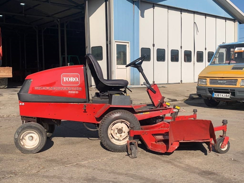 Toro Groundmaster 228D - Газонокосилка: фото 5 Toro Groundmaster 228D - Газонокосилка: фото 5