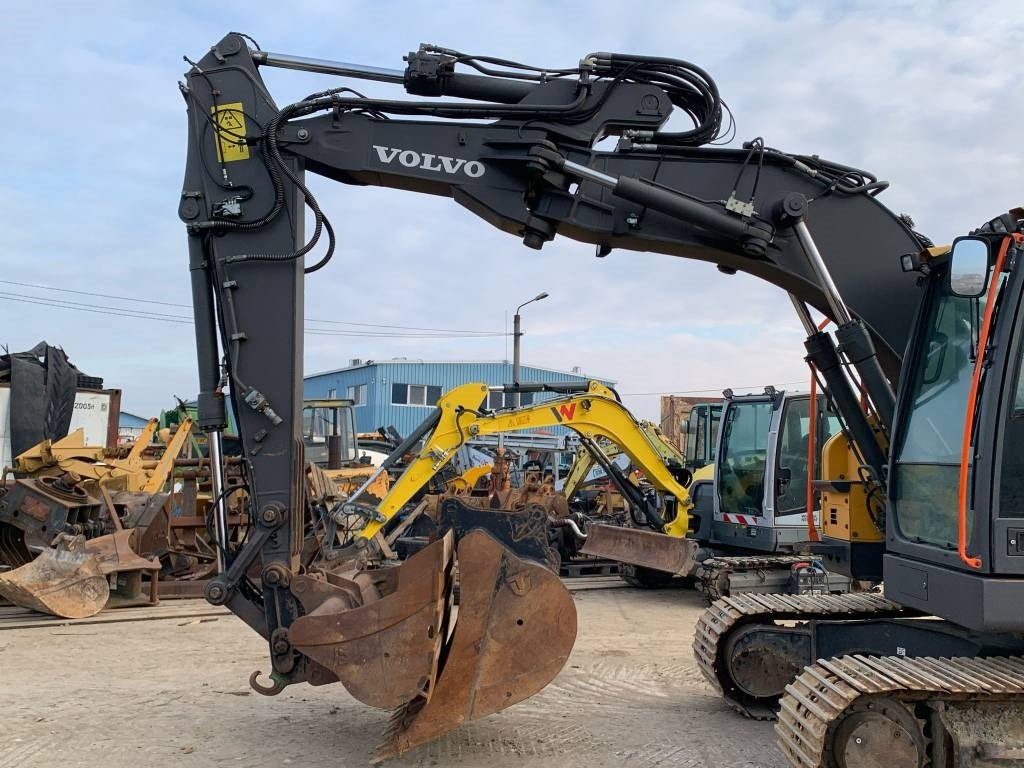 Volvo ECR145EL - Гусеничный экскаватор: фото 4 Volvo ECR145EL - Гусеничный экскаватор: фото 4