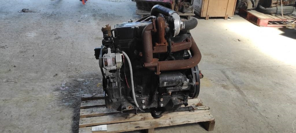 Yanmar 4TNE100 - Двигатель для Сельскохозяйственной техники: фото 2 Yanmar 4TNE100 - Двигатель для Сельскохозяйственной техники: фото 2