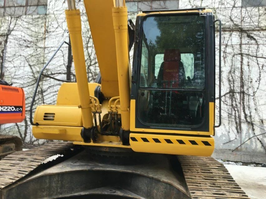 Komatsu PC220-7 - Мини-экскаватор: фото 1 Komatsu PC220-7 - Мини-экскаватор: фото 1