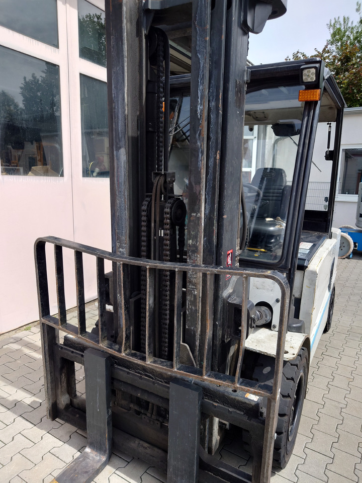 Hyundai 40B-9 - Электропогрузчик: фото 4 Hyundai 40B-9 - Электропогрузчик: фото 4