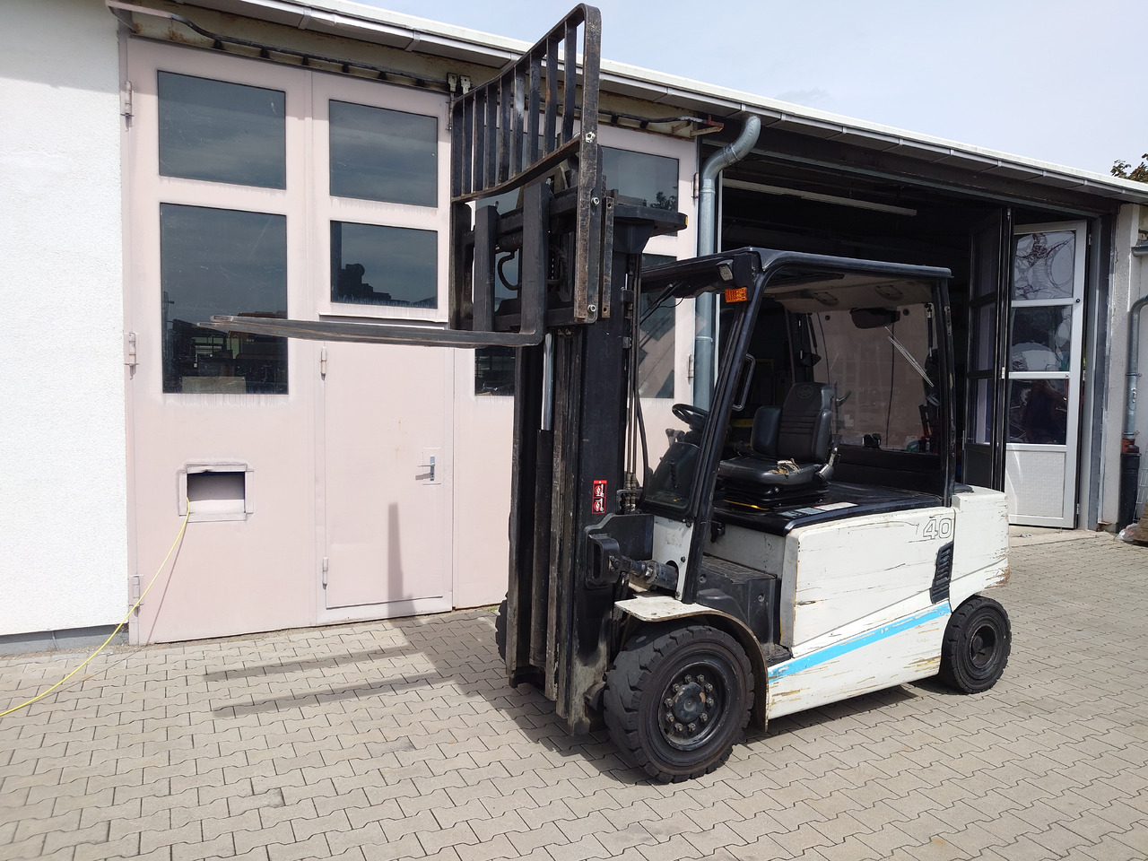 Hyundai 40B-9 - Электропогрузчик: фото 5 Hyundai 40B-9 - Электропогрузчик: фото 5