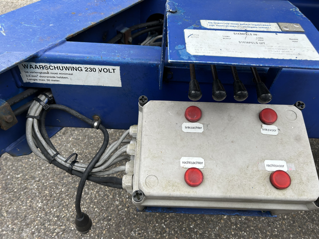 Custers R20EHS R20 2005 trailer mounted platform R20 - Прицепной подъемник: фото 4 Custers R20EHS R20 2005 trailer mounted platform R20 - Прицепной подъемник: фото 4