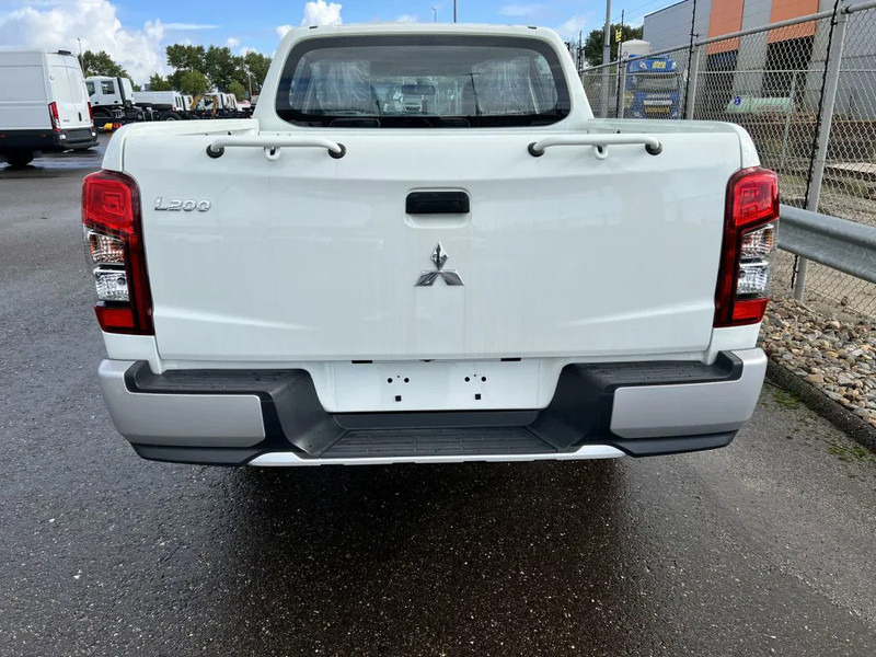 Mitsubishi L200 4x4 - 8 UNITS in WHITE 2.5 D GL Double Cab - EURO 2 - NEW!! Ready for work!!!** - Пикап, Грузопассажирский фургон: фото 3 Mitsubishi L200 4x4 - 8 UNITS in WHITE 2.5 D GL Double Cab - EURO 2 - NEW!! Ready for work!!!** - Пикап, Грузопассажирский фургон: фото 3