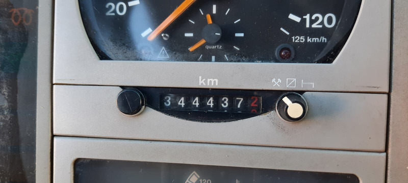 Грузовик с закрытым кузовом MAN L2000: фото 7 Грузовик с закрытым кузовом MAN L2000: фото 7