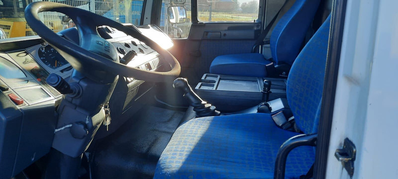 Грузовик с закрытым кузовом MAN L2000: фото 9 Грузовик с закрытым кузовом MAN L2000: фото 9