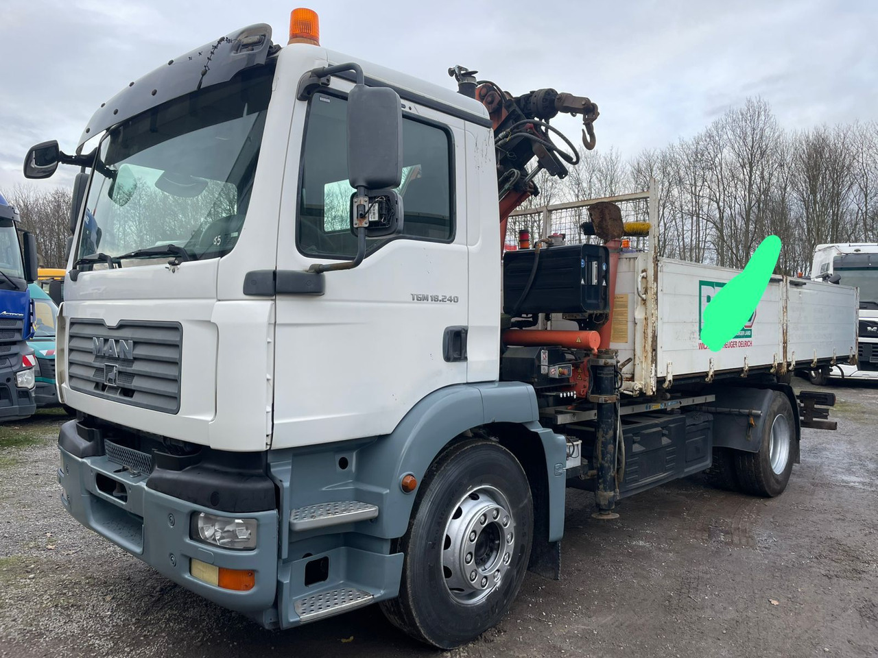 MAN TGM 18.240PS 4x2 3.S-Kipper mit Kran - Самосвал, Автоманипулятор: фото 1 MAN TGM 18.240PS 4x2 3.S-Kipper mit Kran - Самосвал, Автоманипулятор: фото 1
