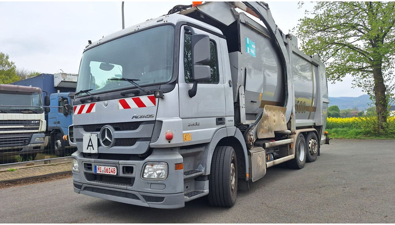 Mercedes-Benz 2532 Actros Überkopflader - Мусоровоз: фото 2 Mercedes-Benz 2532 Actros Überkopflader - Мусоровоз: фото 2