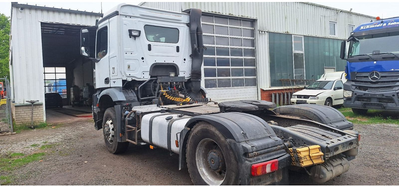 Mercedes-Benz 1840 HD 4x4 Arocs - Тягач: фото 3 Mercedes-Benz 1840 HD 4x4 Arocs - Тягач: фото 3