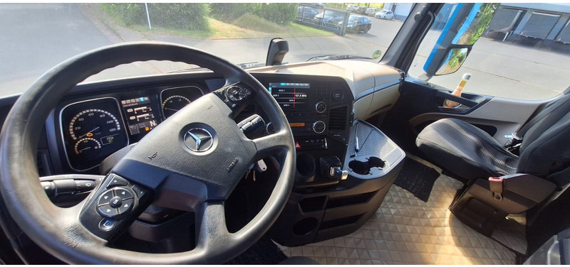 Тягач Mercedes-Benz 1845 SZM Mega Spacs Vollausst: фото 9