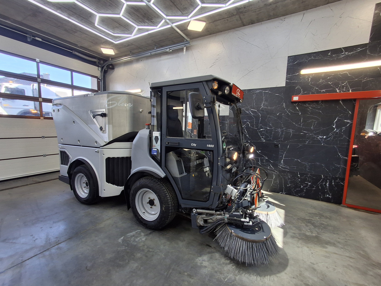 HAKO Citymaster 1600 Kehrmaschine Zamiatarka PM2.5 Euro 6 2019r - Подметально-уборочная машина: фото 4 HAKO Citymaster 1600 Kehrmaschine Zamiatarka PM2.5 Euro 6 2019r - Подметально-уборочная машина: фото 4