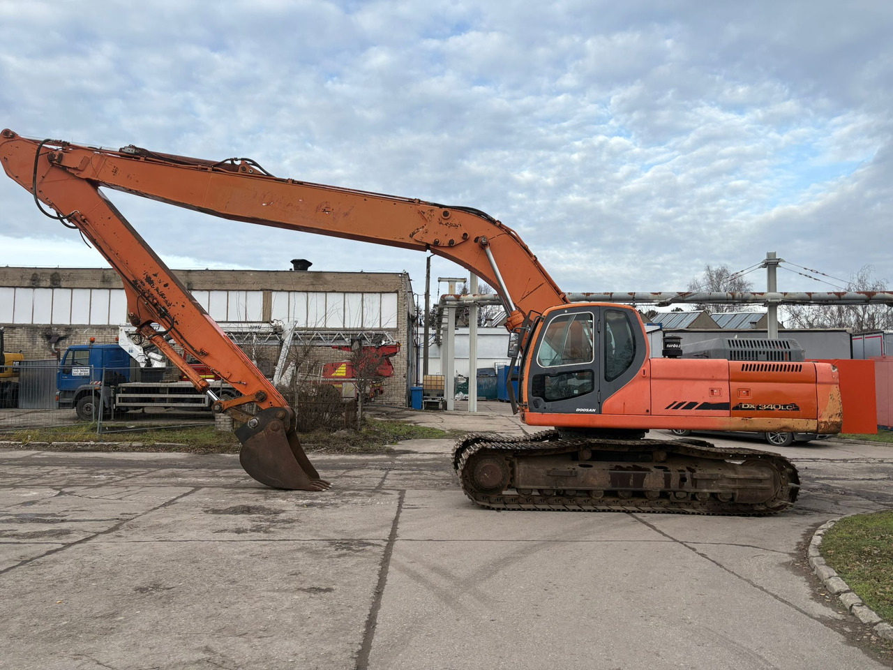 Doosan DX 340 LC - Гусеничный экскаватор: фото 1 Doosan DX 340 LC - Гусеничный экскаватор: фото 1