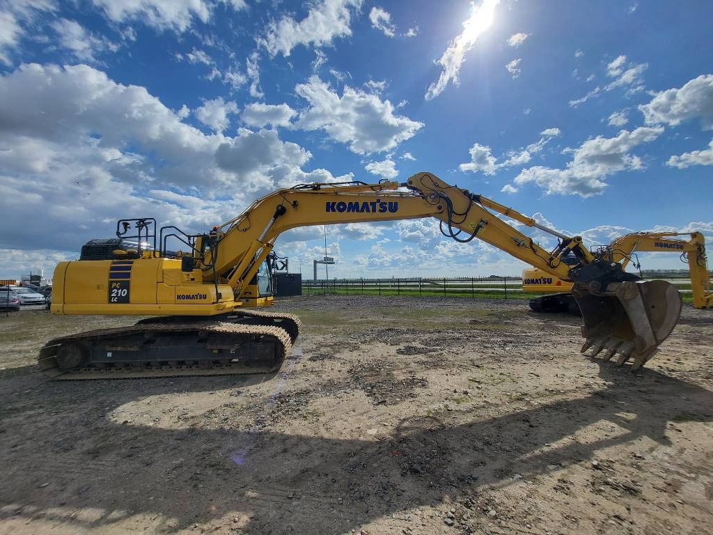 Komatsu PC210-11E0 - Гусеничный экскаватор: фото 5 Komatsu PC210-11E0 - Гусеничный экскаватор: фото 5
