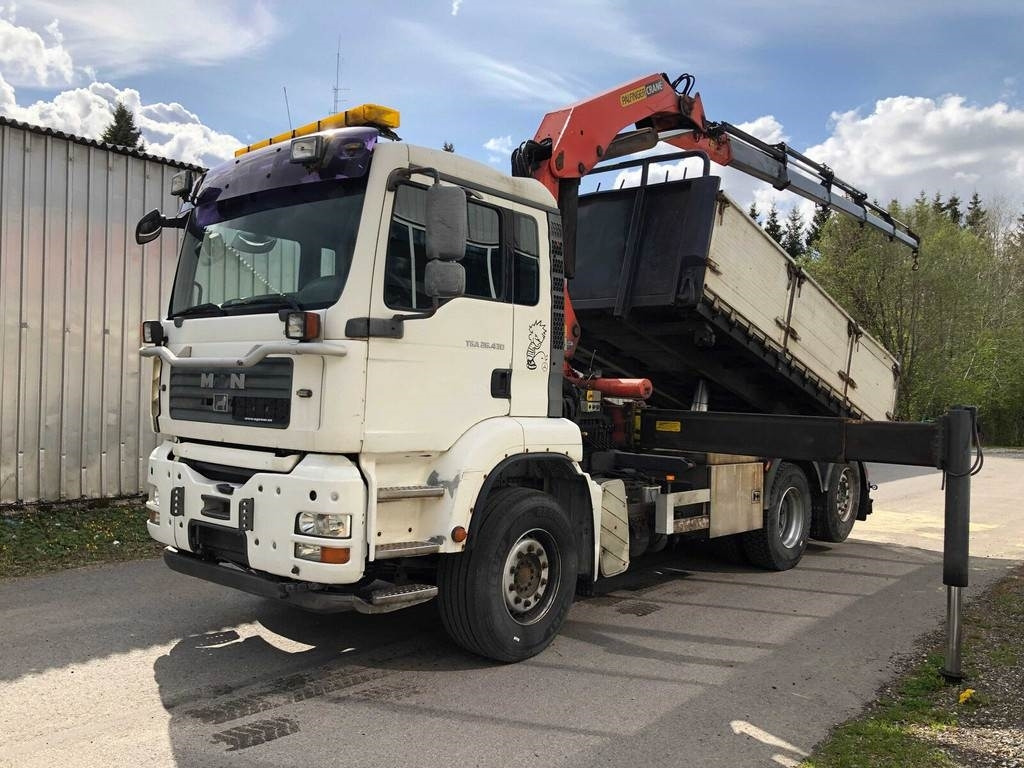 MAN TGA 26.430 6X2-2 BL/M 3-WAY TIP+PALFINGER PK23500 - Самосвал: фото 1 MAN TGA 26.430 6X2-2 BL/M 3-WAY TIP+PALFINGER PK23500 - Самосвал: фото 1