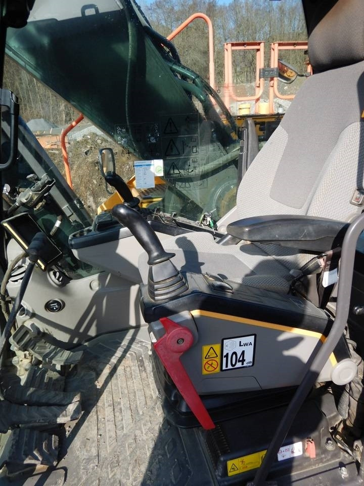 Гусеничный экскаватор Volvo EC 300 E: фото 6