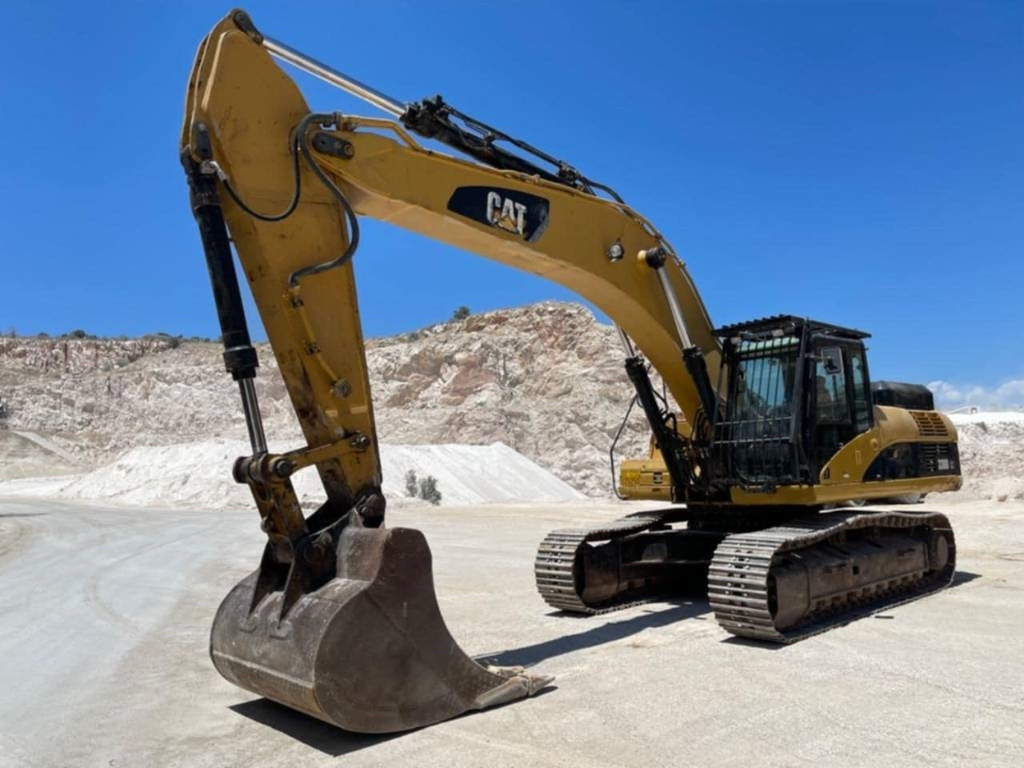 CAT 330 D LN  - Гусеничный экскаватор: фото 2 CAT 330 D LN  - Гусеничный экскаватор: фото 2