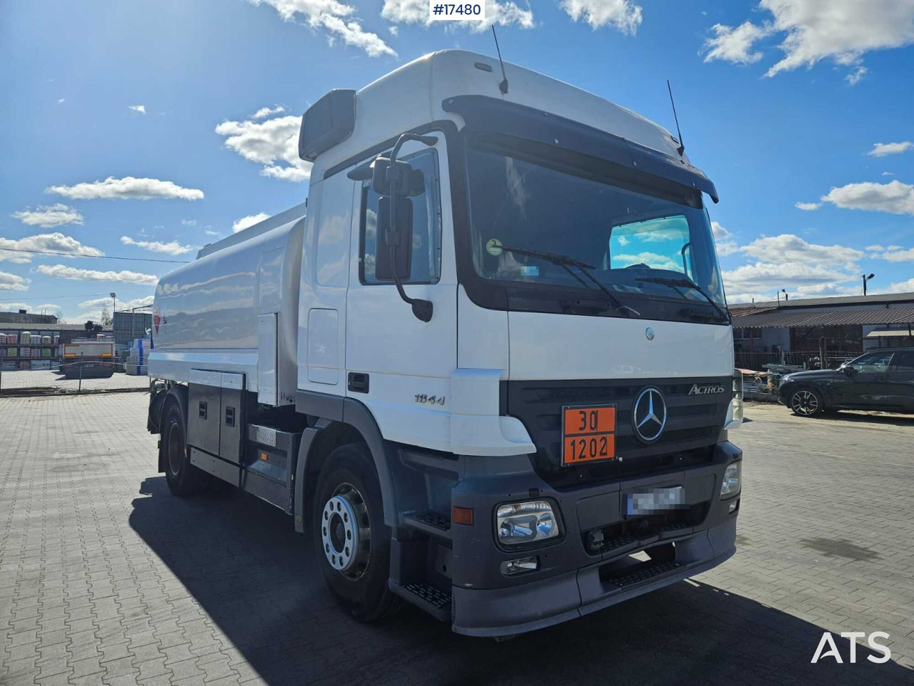 2003 Mercedes-Benz 1844 - Грузовик-цистерна: фото 1 2003 Mercedes-Benz 1844 - Грузовик-цистерна: фото 1