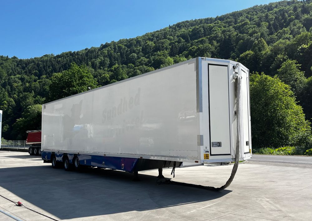 Pezzaioli HMK Industri // Do przewozu zwierząt // 2004 Rok // 3 Pokłady // Waga // Osi skrętne // Oznonacja // - Полуприцеп для перевозки животных: фото 4 Pezzaioli HMK Industri // Do przewozu zwierząt // 2004 Rok // 3 Pokłady // Waga // Osi skrętne // Oznonacja // - Полуприцеп для перевозки животных: фото 4