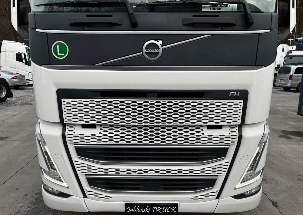 Volvo FH500 Mega // 2021 // Zestaw // + Wielton 2017 // SAF // - Тентованный грузовик: фото 5 Volvo FH500 Mega // 2021 // Zestaw // + Wielton 2017 // SAF // - Тентованный грузовик: фото 5