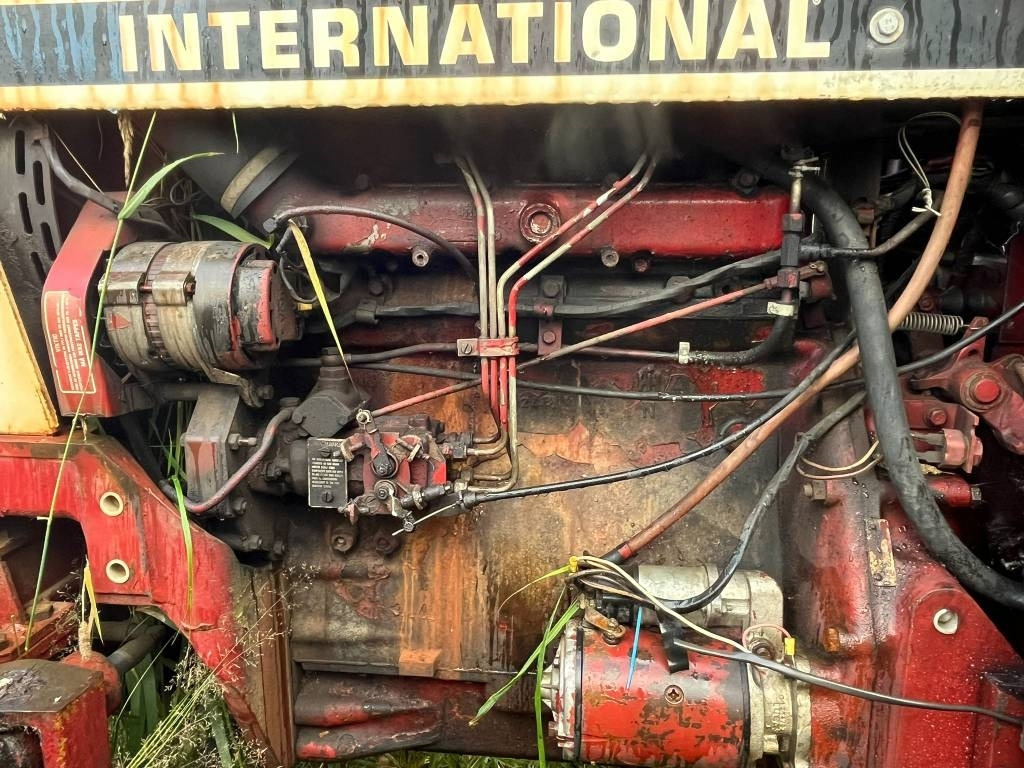 Трактор International Harvester 584 4WD: фото 12