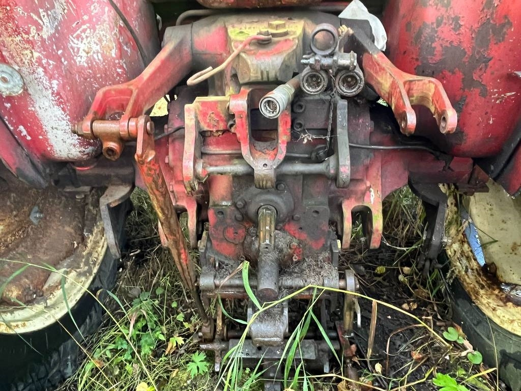 Трактор International Harvester 584 4WD: фото 18