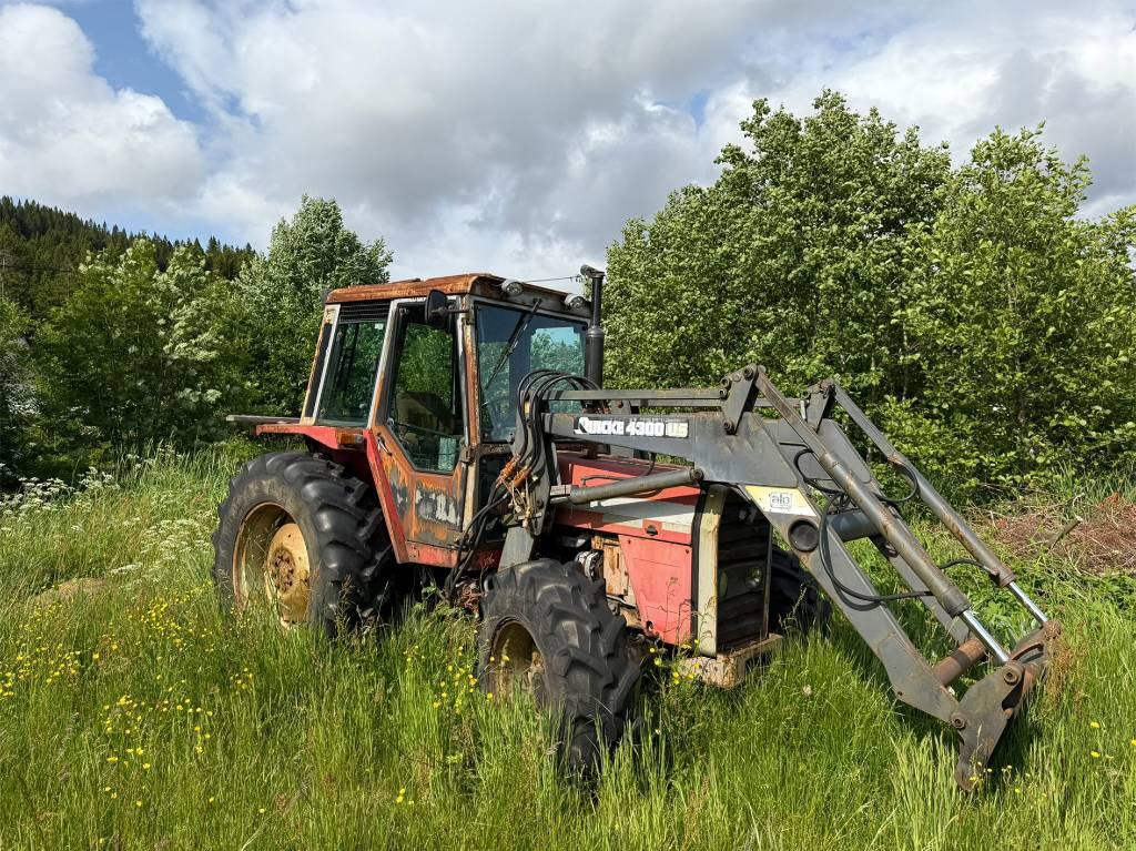 Massey Ferguson 675 - Трактор: фото 4 Massey Ferguson 675 - Трактор: фото 4