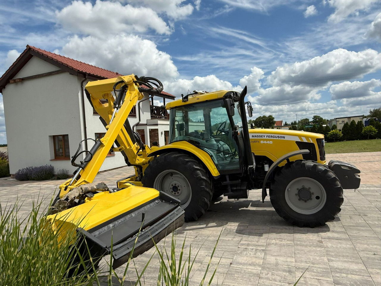 Massey Ferguson 6445 z kosiarką wysięgnikową do poboczy Rousseau T hénor 510 L FI - Трактор: фото 4 Massey Ferguson 6445 z kosiarką wysięgnikową do poboczy Rousseau T hénor 510 L FI - Трактор: фото 4