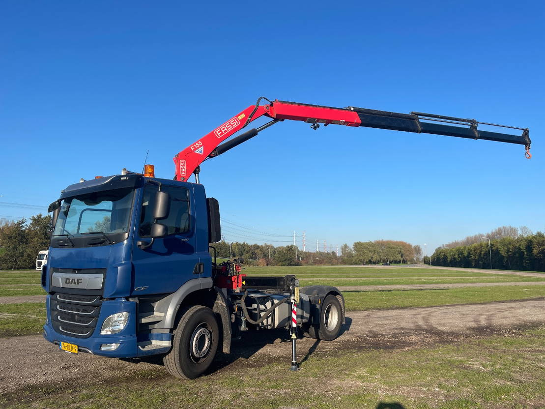 DAF CF 370 Caf 370 met fassi f155 kraan Zgan - Тягач: фото 1 DAF CF 370 Caf 370 met fassi f155 kraan Zgan - Тягач: фото 1