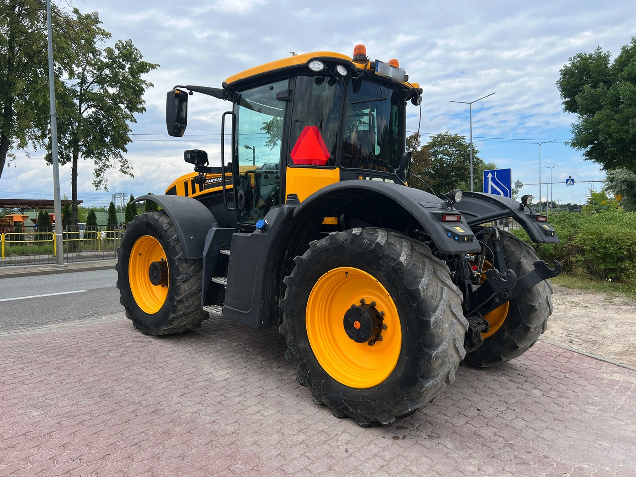 JCB Fastrac 4220 - Трактор: фото 3 JCB Fastrac 4220 - Трактор: фото 3
