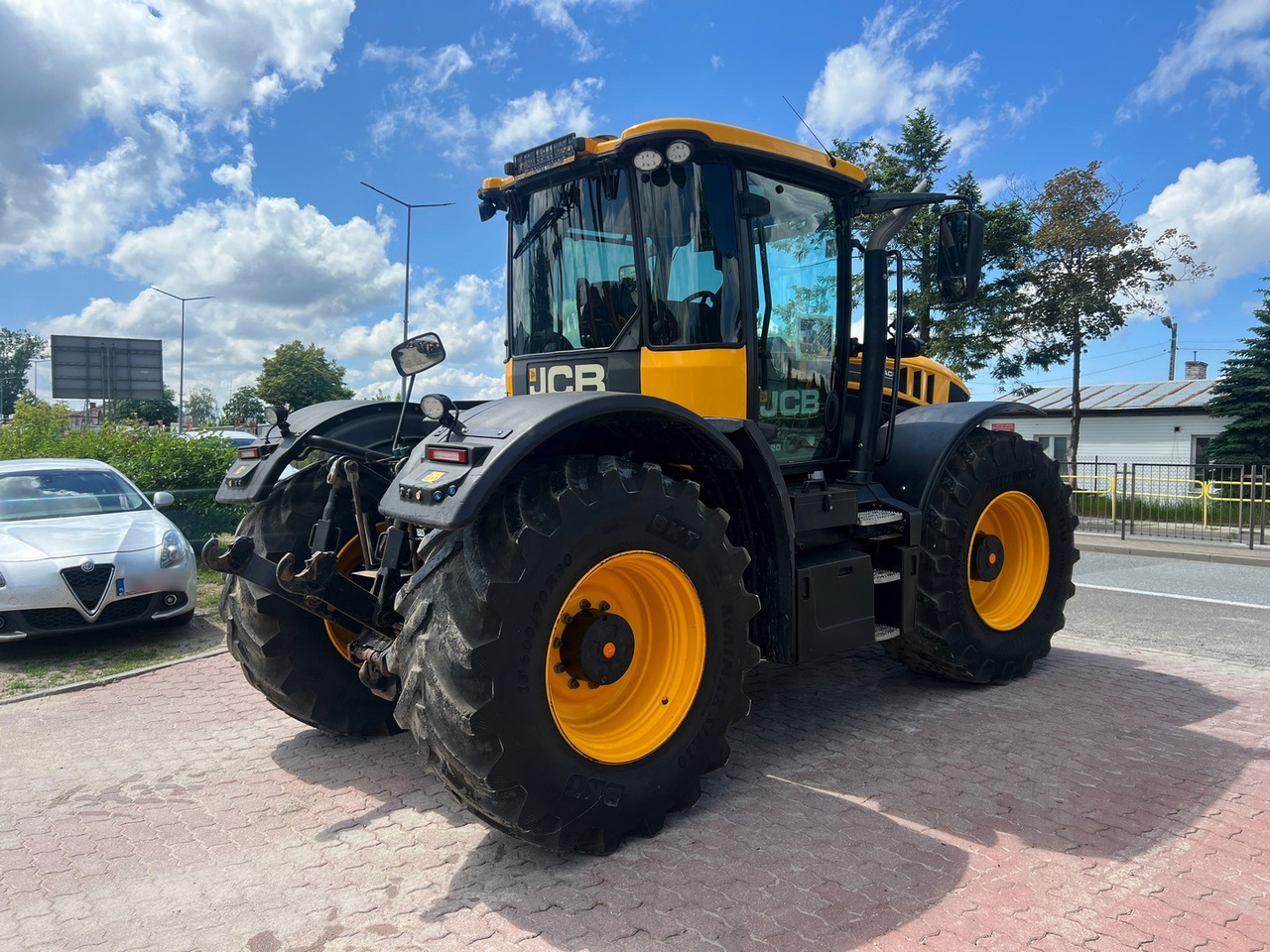 JCB Fastrac 4220 - Трактор: фото 5 JCB Fastrac 4220 - Трактор: фото 5