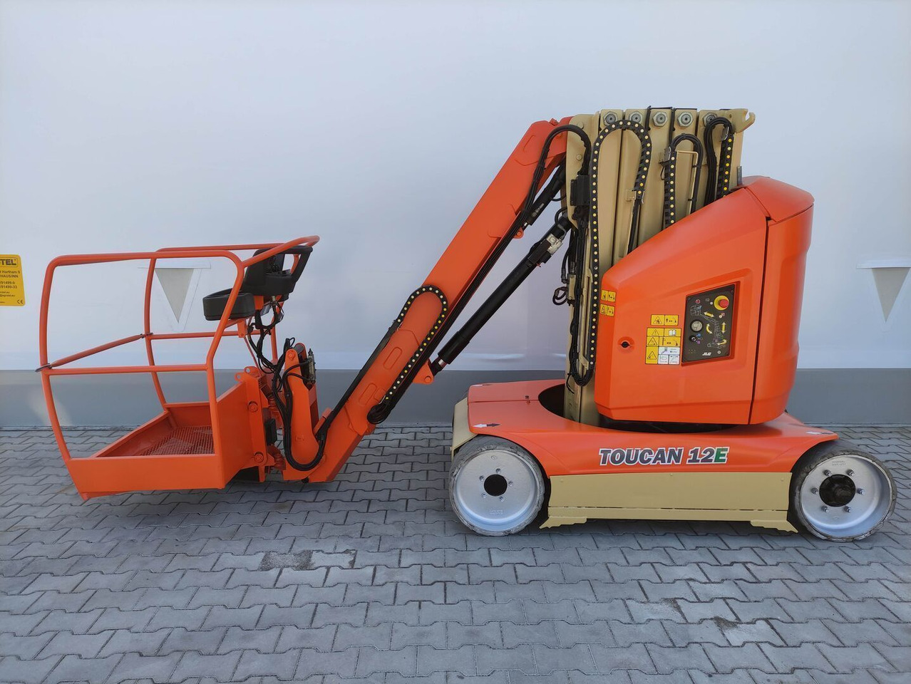 JLG Toucan 12 E (LACK NEU) - Вертикальный мачтовый подъемник: фото 1 JLG Toucan 12 E (LACK NEU) - Вертикальный мачтовый подъемник: фото 1