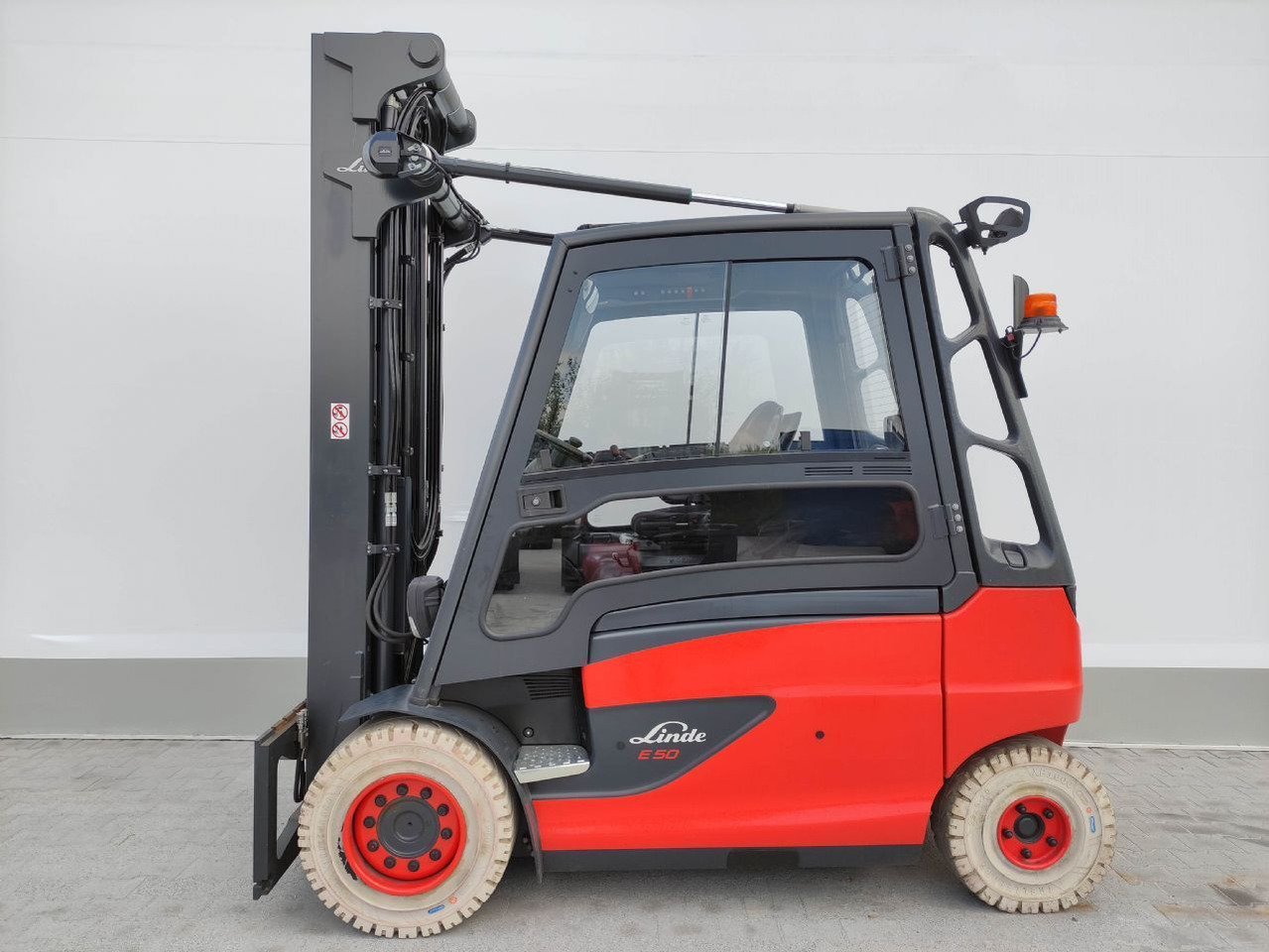 Linde E50HL-388 - Электропогрузчик: фото 1 Linde E50HL-388 - Электропогрузчик: фото 1