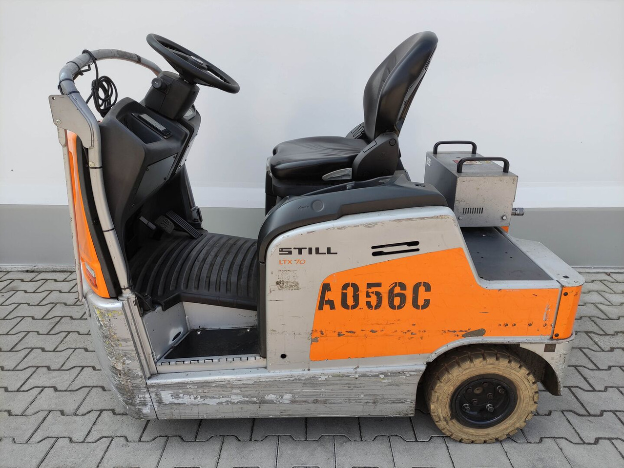 Still LTX-70 - Складской тягач: фото 1 Still LTX-70 - Складской тягач: фото 1