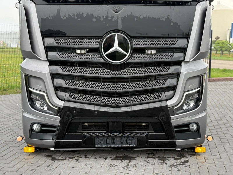 Mercedes-Benz 1863 SHOWTRUCK, VOLLUCHT, L PAKKET, HYDRAULIEK, TOPSTAAT. - Тягач: фото 5 Mercedes-Benz 1863 SHOWTRUCK, VOLLUCHT, L PAKKET, HYDRAULIEK, TOPSTAAT. - Тягач: фото 5