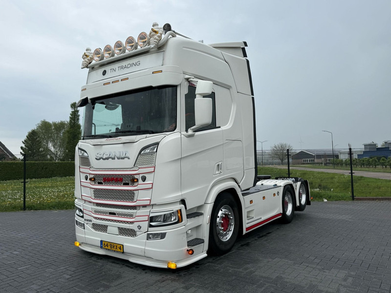 Scania R650 V8 FULL AIR, SHOW TRUCK, SPECIAL INTERIOR, DOUBLE BOOGIE - Тягач: фото 2 Scania R650 V8 FULL AIR, SHOW TRUCK, SPECIAL INTERIOR, DOUBLE BOOGIE - Тягач: фото 2