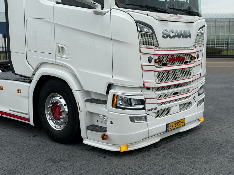 Scania R650 V8 FULL AIR, SHOW TRUCK, SPECIAL INTERIOR, DOUBLE BOOGIE - Тягач: фото 5 Scania R650 V8 FULL AIR, SHOW TRUCK, SPECIAL INTERIOR, DOUBLE BOOGIE - Тягач: фото 5